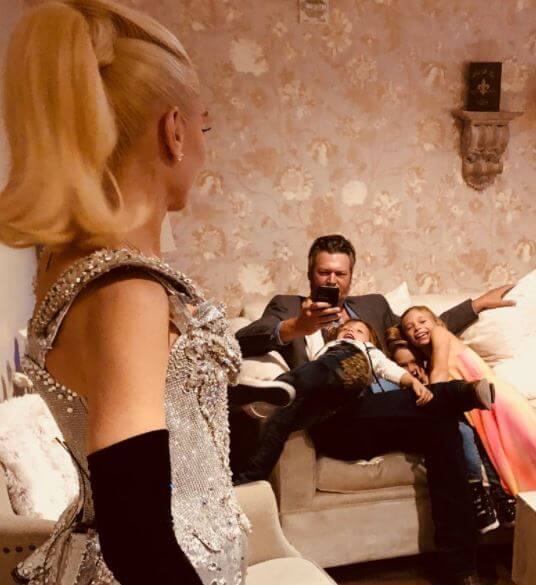 Jill Stefani sister Gwen Stefani with fiance and children.